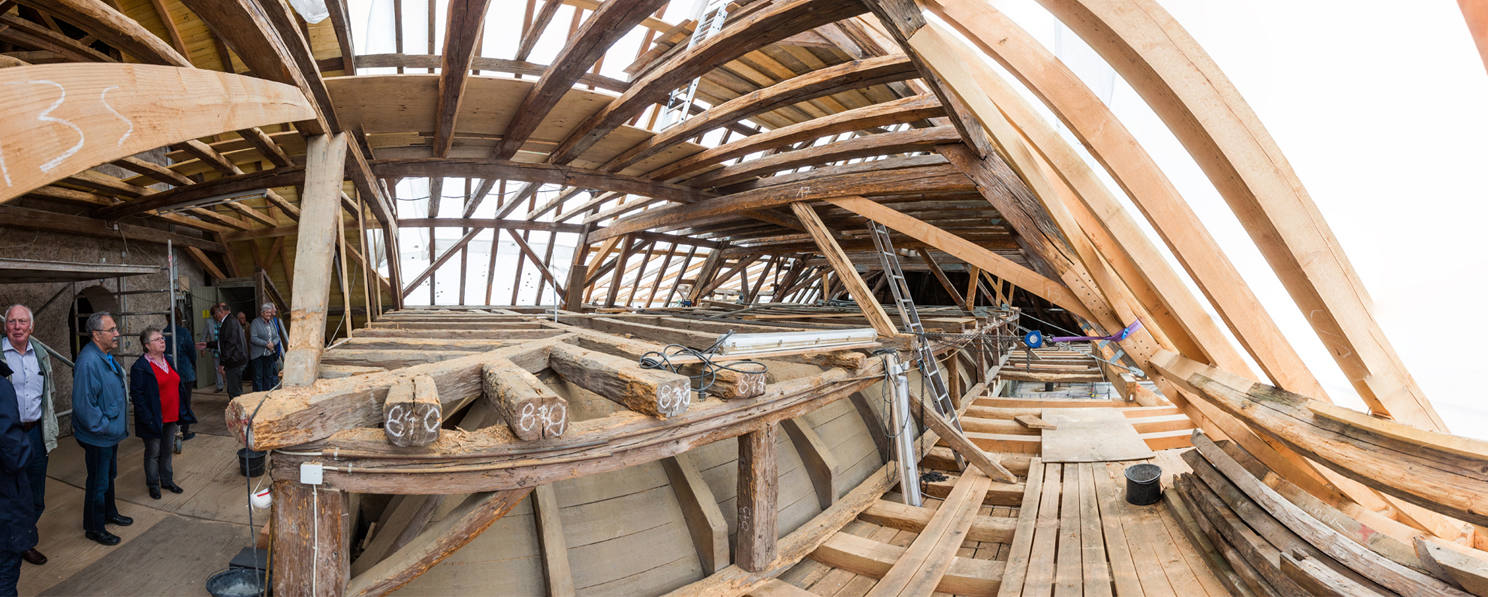 Foto des Dachstuhls der Kirche Trebur